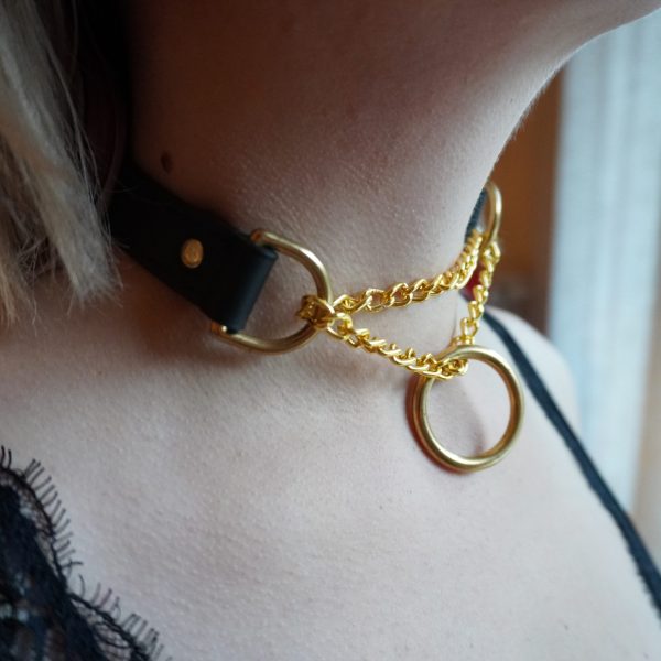 Slip-Chain Collar Detail