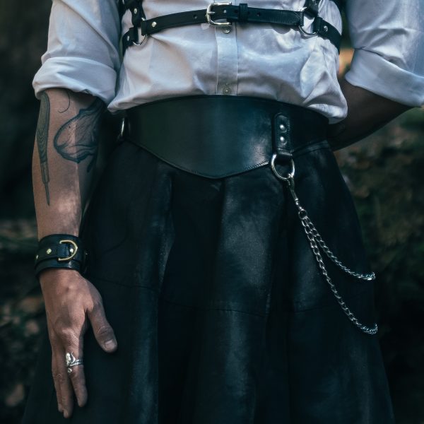 Wide Belt Black and Silver Lifestyle