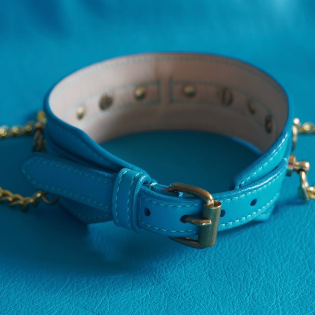Mia Collar Back