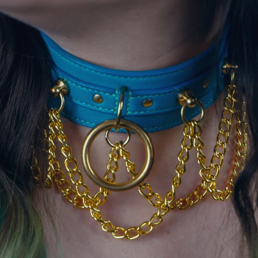 Mia Collar Lifestyle